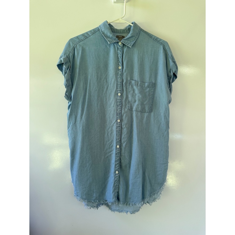 Aerie Womens Light‎ Wash Chambray Button Down Shirt Frayed Hem Small 4743384814